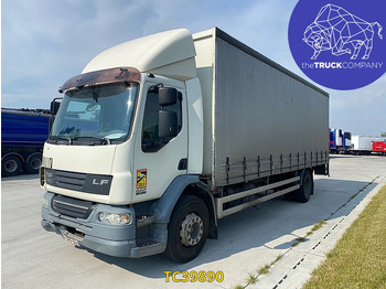 Caminhão com lona DAF LF 55 220