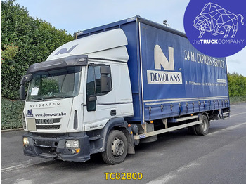 Caminhão com lona IVECO EuroCargo 120E