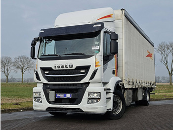 Caminhão com lona IVECO Stralis