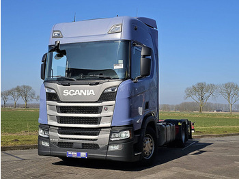 Caminhão chassi SCANIA R 450