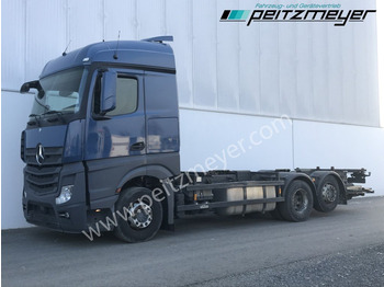 Caminhão transportador de contêineres/ Caixa móvel MERCEDES-BENZ Actros 2542