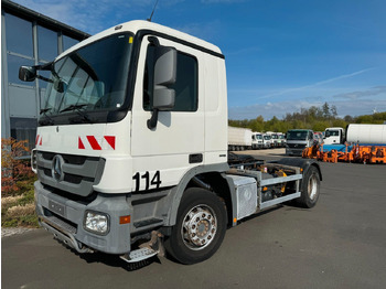 Caminhão chassi MERCEDES-BENZ Actros 1832