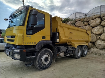 Caminhão basculante IVECO