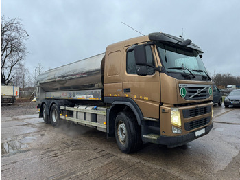 Caminhão tanque VOLVO FM 450