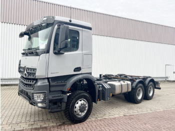 Caminhão chassi MERCEDES-BENZ Arocs