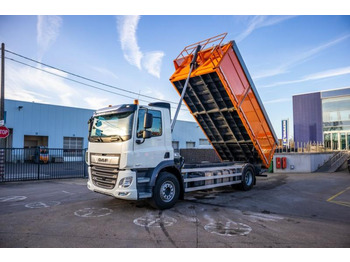 Caminhão basculante DAF CF 410