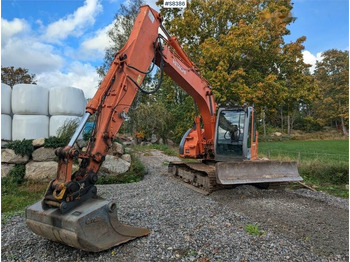 Escavadora de rastos HITACHI ZX135