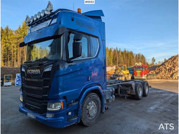 Caminhão chassi SCANIA R 650