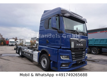 Caminhão transportador de contêineres/ Caixa móvel MAN TGX 26.510