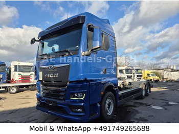 Caminhão transportador de contêineres/ Caixa móvel MAN TGX 26.510