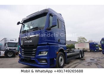 Caminhão transportador de contêineres/ Caixa móvel MAN TGX 26.510