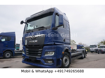 Caminhão transportador de contêineres/ Caixa móvel MAN TGX 26.510