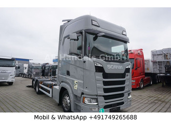 Caminhão chassi SCANIA S 450