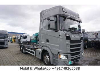 Caminhão chassi SCANIA S 450