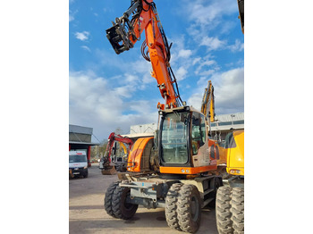 Escavadeira de rodas LIEBHERR A 918