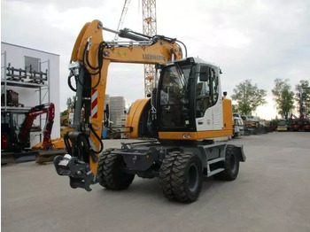 Escavadeira de rodas LIEBHERR A 913