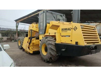 Estabilizador de solos BOMAG