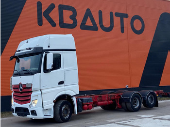 Caminhão chassi MERCEDES-BENZ Actros 2551