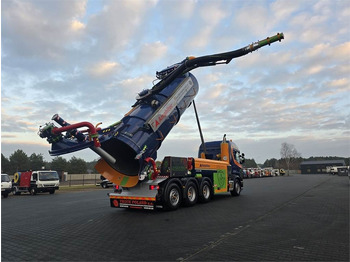 Caminhão limpa fossa SCANIA G