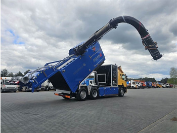 Caminhão limpa fossa SCANIA