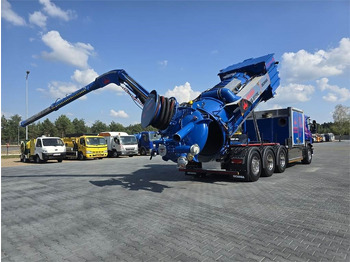 Caminhão limpa fossa SCANIA