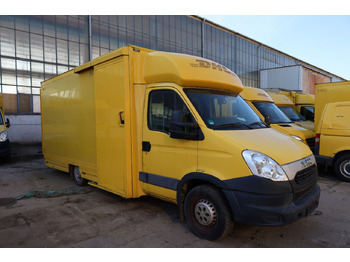 Carrinha de contentor IVECO Daily