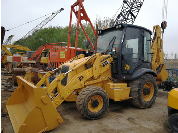 Retroescavadeira JCB 3CX