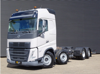 Caminhão chassi VOLVO FH 500