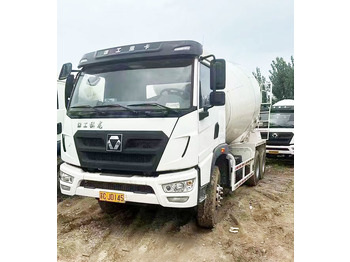 Locação de  XCMG Official 2019 Year 14 Cubic Meter Second Hand Used Concrete Mixer Trucks XCMG Official 2019 Year 14 Cubic Meter Second Hand Used Concrete Mixer Trucks: foto 2