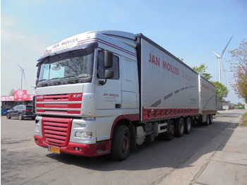 Caminhão com lona DAF XF 105