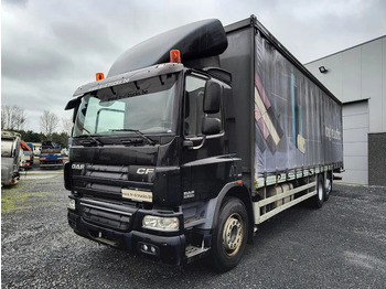 Caminhão com lona DAF CF 75 310