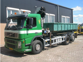 Caminhão com sistema de cabo VOLVO FM9 260