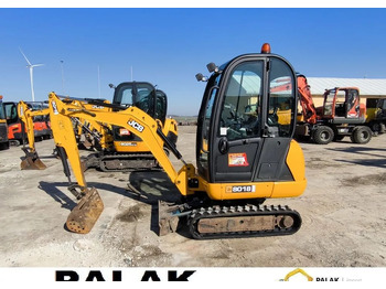 Mini escavadeira JCB 8018