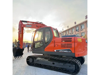 Escavadora de rastos DOOSAN DX140