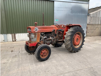 Trator MASSEY FERGUSON 100 series