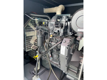 Locação de Iveco NEF45SM2 - 88 kVA Generator - DPX-17551  Iveco NEF45SM2 - 88 kVA Generator - DPX-17551: foto 5