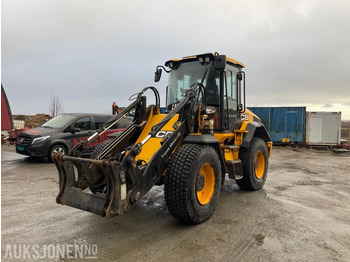 Carregadeira de rodas JCB