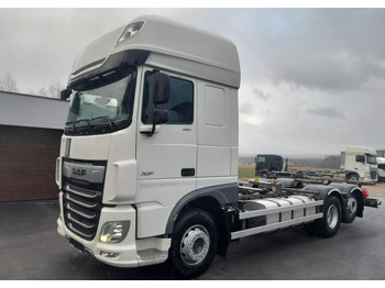 Caminhão chassi DAF XF 106 450