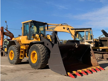 Carregadeira de rodas VOLVO L110F