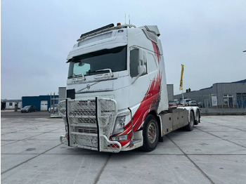 Caminhão transportador de contêineres/ Caixa móvel VOLVO FH 500