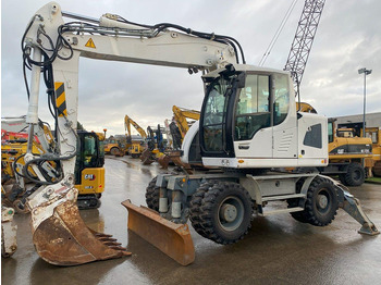 Escavadeira de rodas LIEBHERR A 918