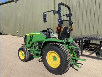 Locação de  John Deere 3039R compact tractor John Deere 3039R compact tractor: foto 3