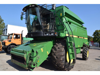 Ceifeira debulhadora JOHN DEERE 2064