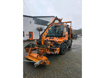 Veículo municipal/ Especial UNIMOG U400