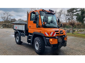 Caminhão basculante UNIMOG