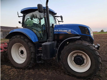 Trator NEW HOLLAND T7.200