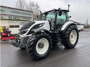 Trator VALTRA T214