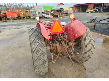 Trator Massey Ferguson 135 traktori - VIDEO: foto 4