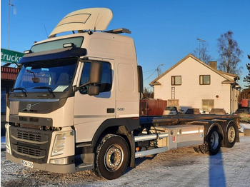 Caminhão transportador de contêineres/ Caixa móvel VOLVO FM13