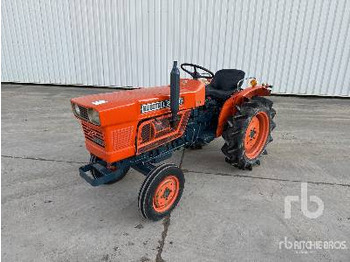 Mini trator KUBOTA